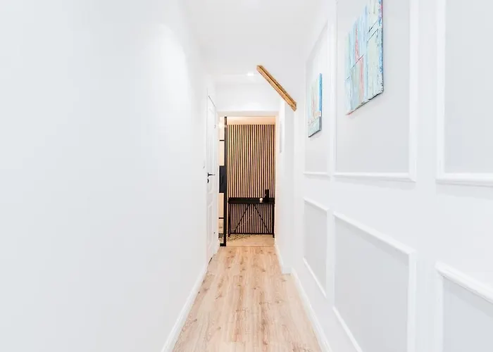 Old Town View By Bookinghost Lägenhet